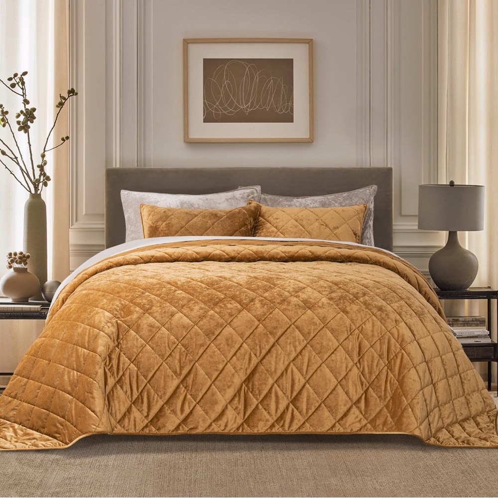 NEW - Crushed Velvet - King Sized Comforter and Sham Set